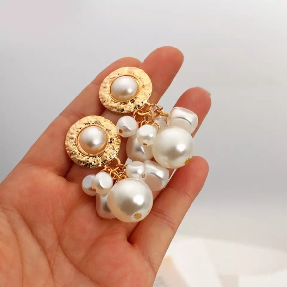 Pearl Faux Earrings - Picture 3 of 5